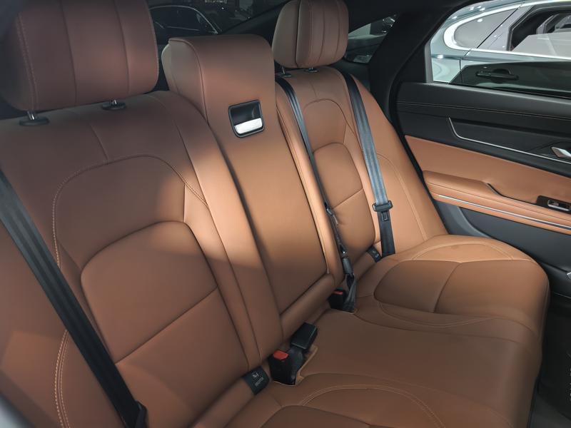 Jaguar XF L, 2023 — фото 8 из 9