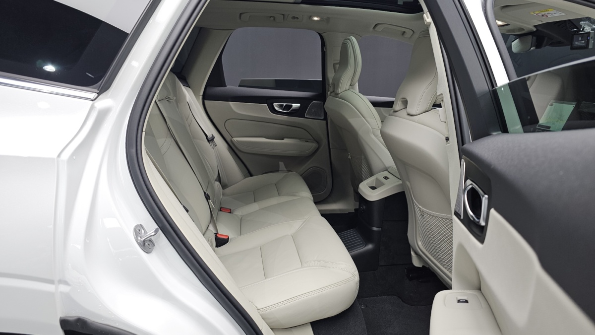 Volvo XC60, 2025 — фото 10 из 12