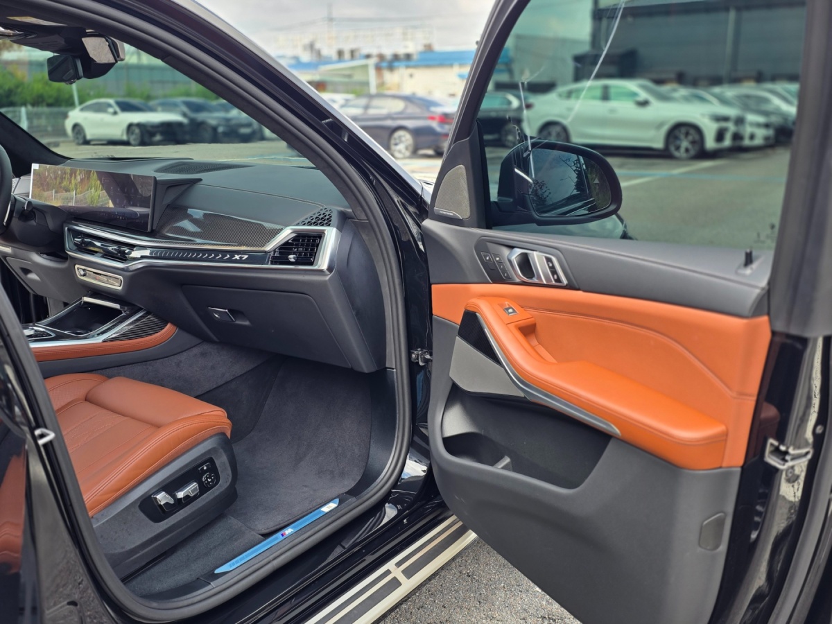 BMW X7, 2025 — фото 9 из 12