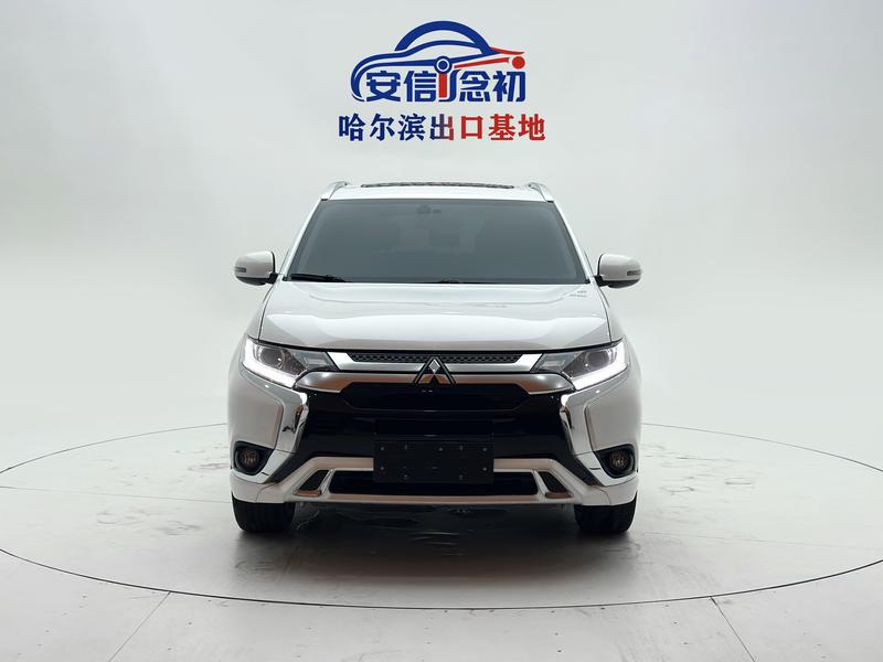 Mitsubishi Outlander, 2022 — фото 2 из 12