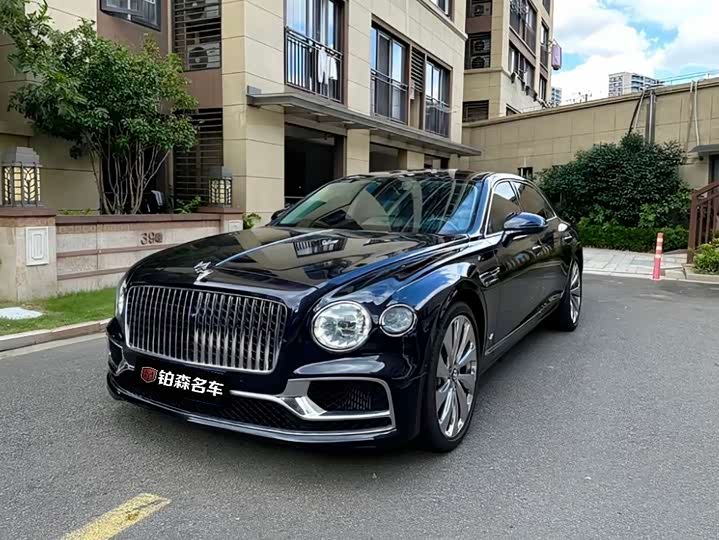 Bentley Flying Spur, 2022 — купить в Смоленске под ключ