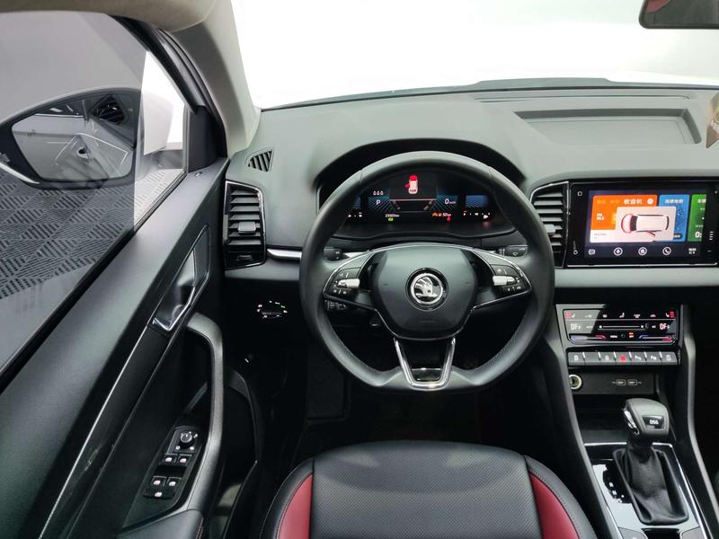 Skoda Karoq, 2023 — фото 10 из 12