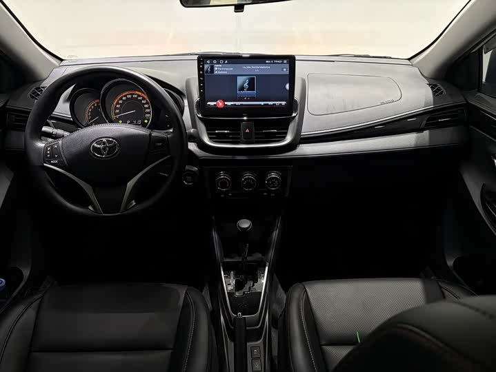 Toyota Yaris L Hatchback, 2022 — фото 8 из 9
