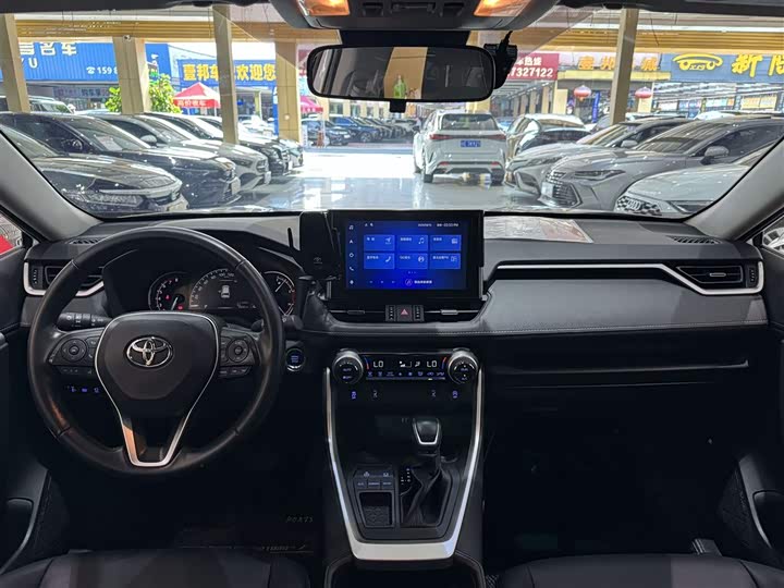 Toyota RAV4, 2023 — фото 9 из 9