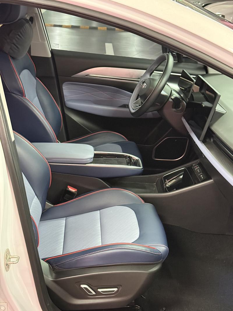 Geely Geometry M6, 2023 — фото 10 из 12