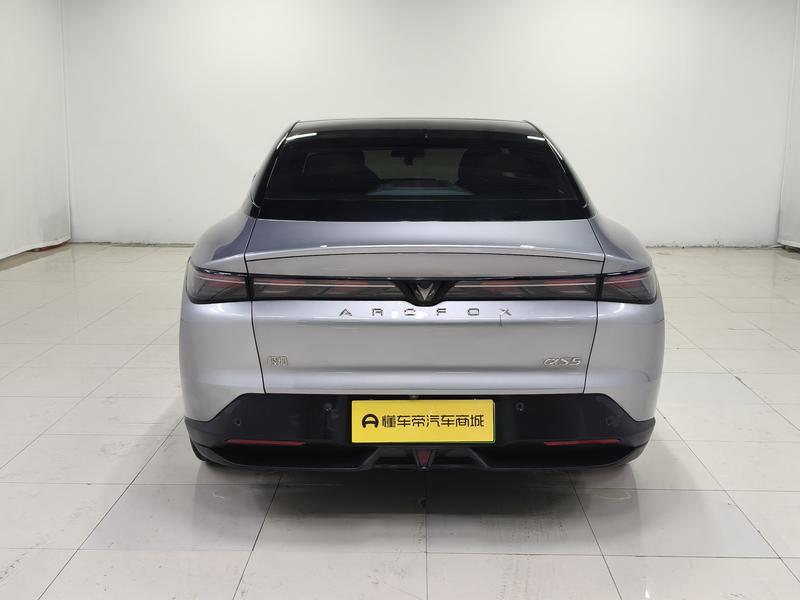 BAIC Arcfox Alpha S5, 2024 — фото 6 из 12