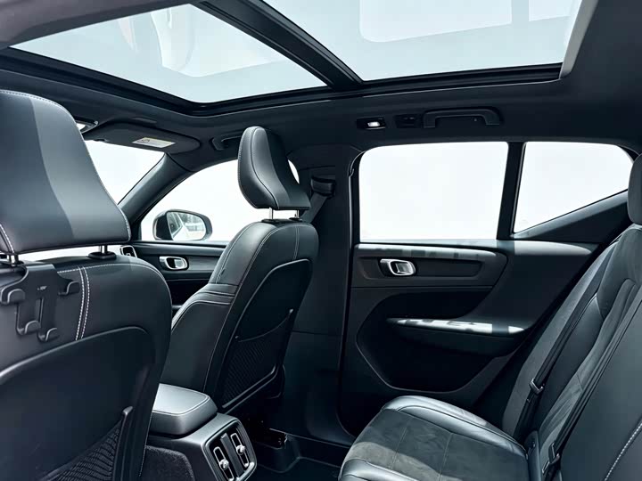 Volvo XC40 EV, 2021 — фото 5 из 9