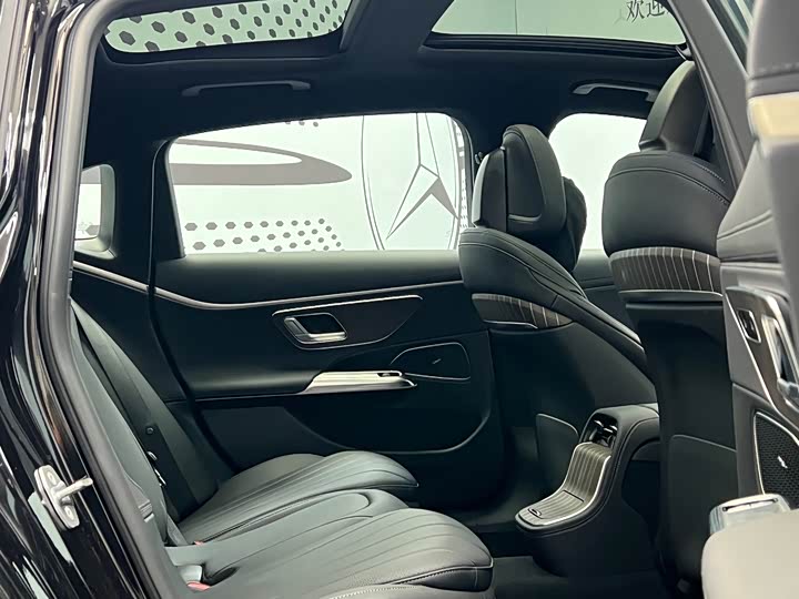 Mercedes-Benz E-Class Hybrid, 2024 — фото 8 из 9