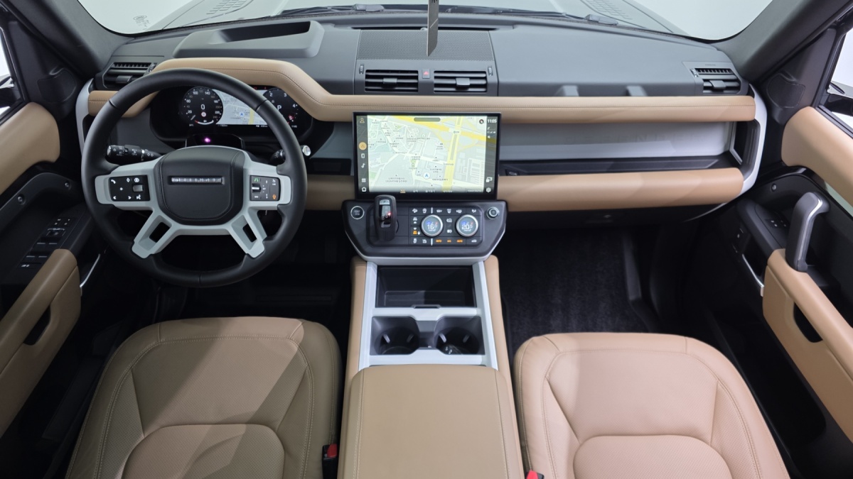 Land Rover Defender, 2025 — фото 9 из 12