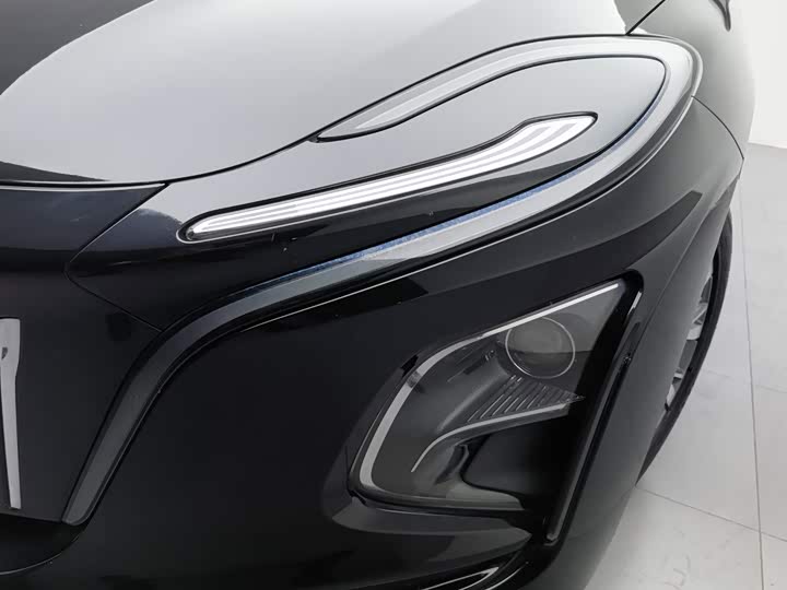 Hongqi E-QM5, 2022 — фото 7 из 9