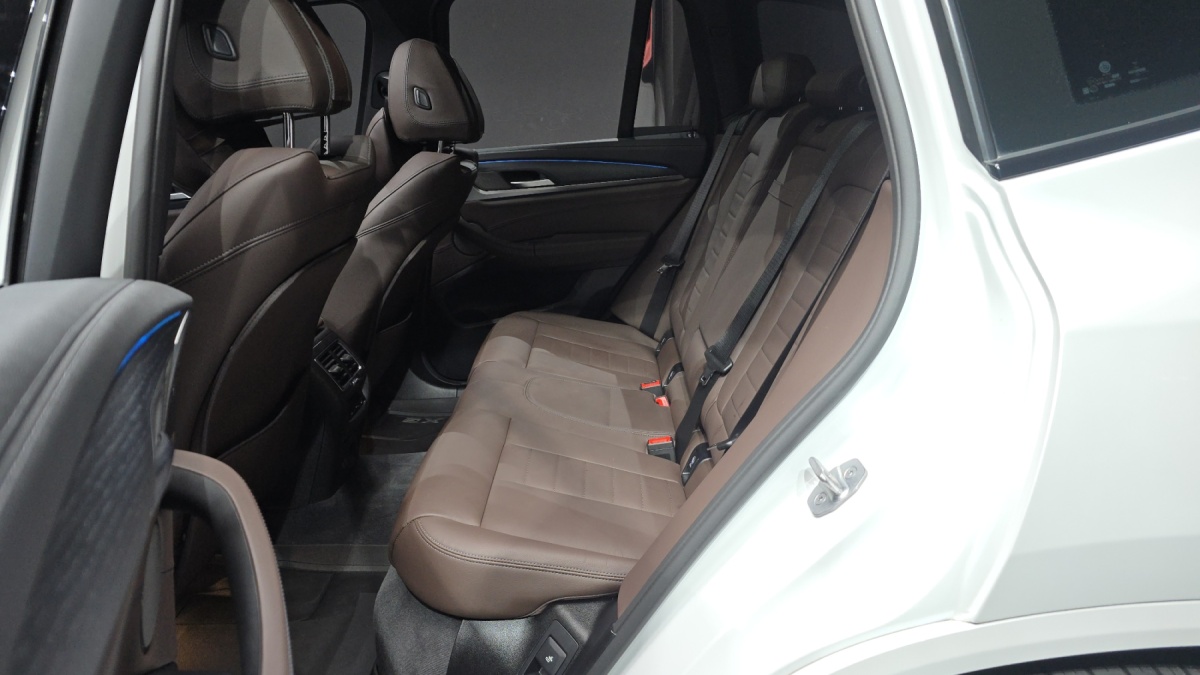 BMW iX3, 2022 — фото 11 из 12