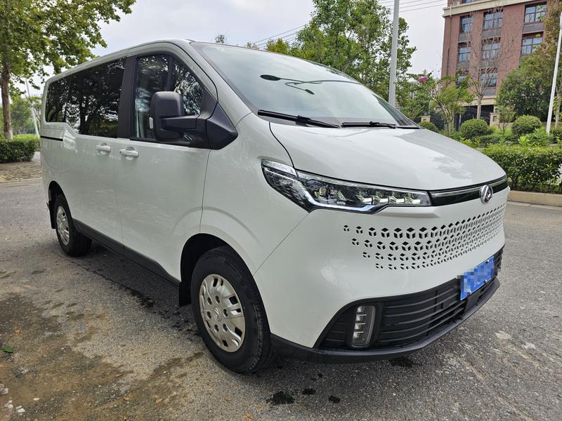 Maxus V70, 2024 — фото 3 из 10