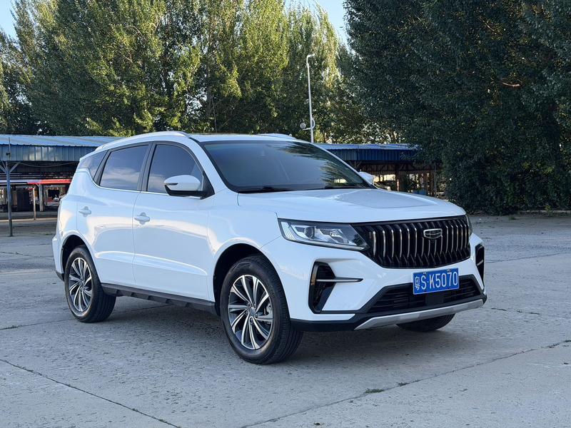 Geely Vision X6, 2022 — фото 3 из 12