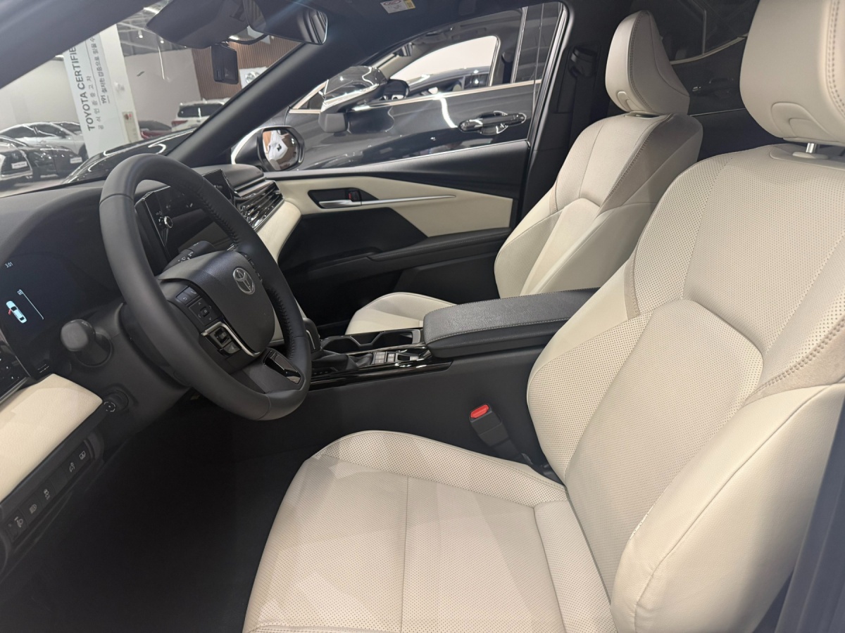 Toyota Camry, 2025 — фото 12 из 12