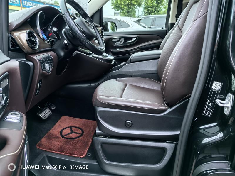 Mercedes-Benz V-Class, 2022 — фото 8 из 12