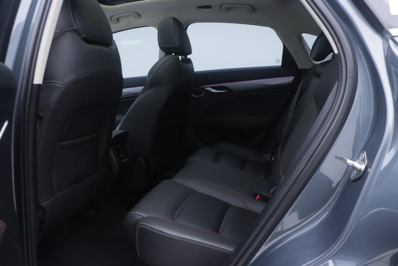 Geely Tugella S, 2022 — фото 7 из 9