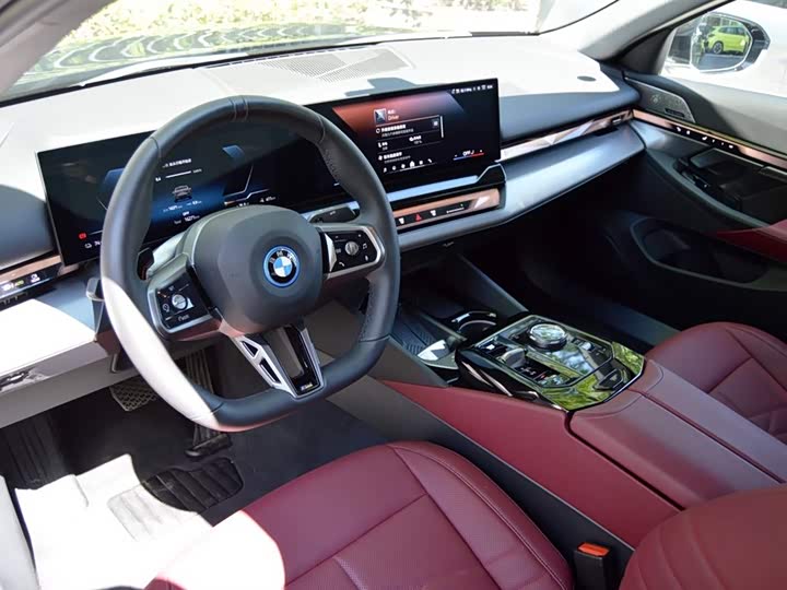 BMW i5, 2025 — фото 8 из 9