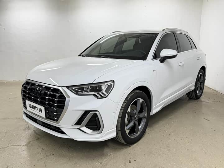 Audi Q3, 2022 — купить в Туле под ключ