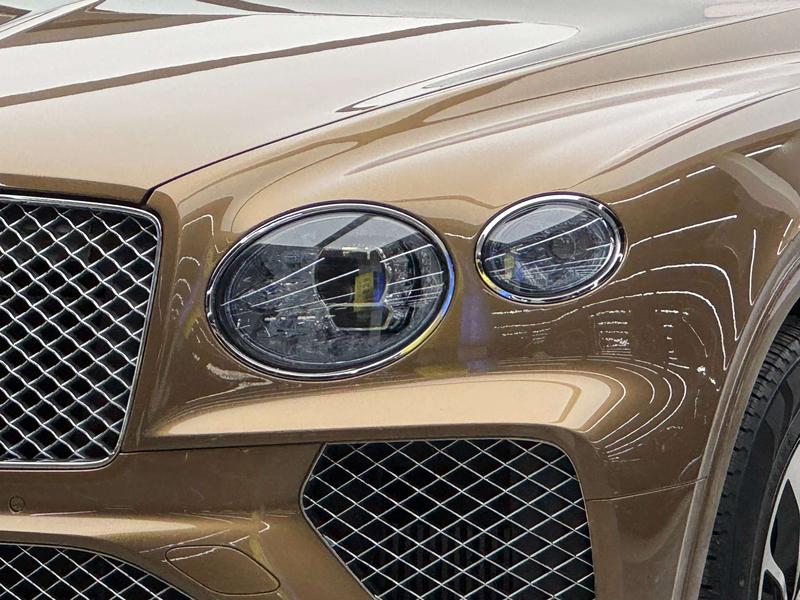 Bentley Bentayga Hybrid, 2022 — фото 4 из 12