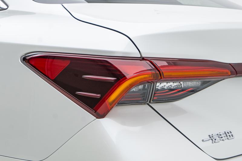 Toyota Avalon, 2022 — фото 10 из 12