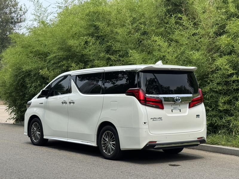 Toyota Alphard, 2022 — фото 4 из 12