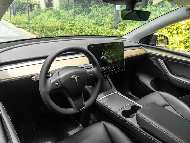 Tesla Model Y, 2022 — фото 8 из 9