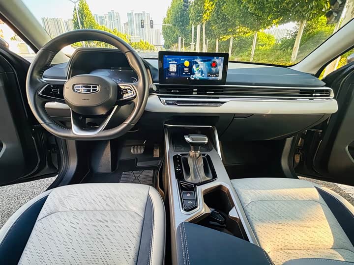 Geely Emgrand, 2022 — фото 6 из 9
