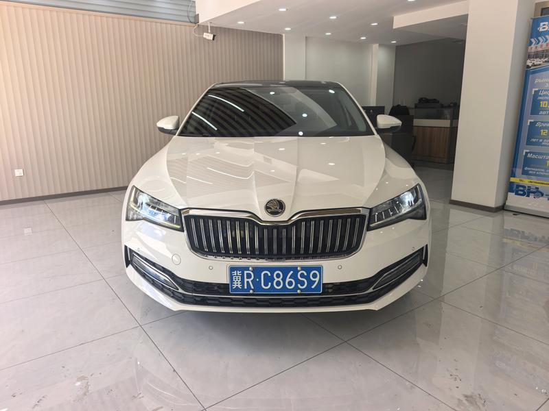 Skoda Superb, 2022 — фото 2 из 12