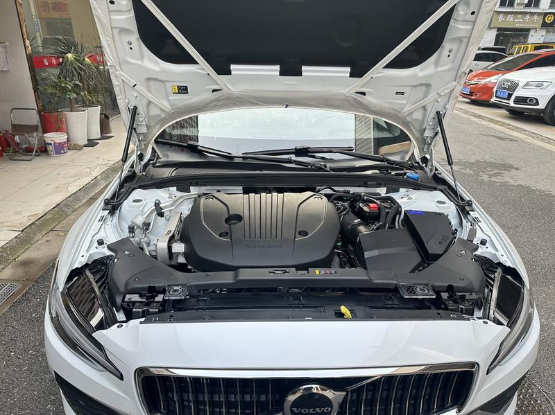 Volvo S60, 2025 — фото 8 из 12