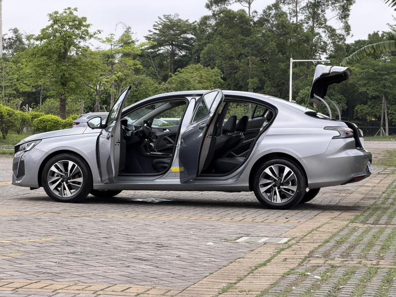 Peugeot 408, 2023 — фото 4 из 12