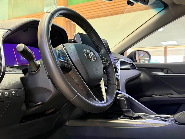 Toyota Camry, 2022 — фото 5 из 9