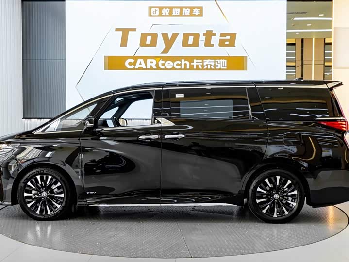 Toyota Alphard, 2025 — фото 3 из 9