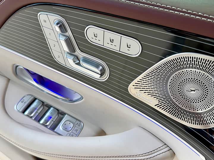 Mercedes-Benz Maybach GLS, 2024 — фото 8 из 9