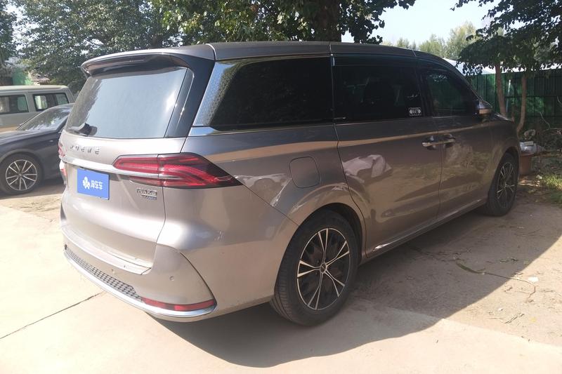 Roewe iMax 8, 2023 — фото 3 из 10