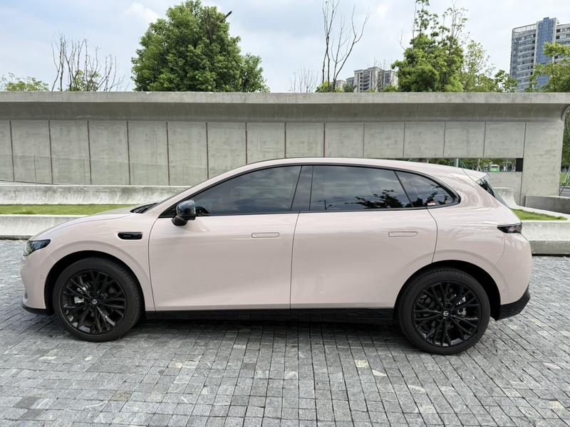 Leapmotor Lafa5, 2025 — фото 4 из 10