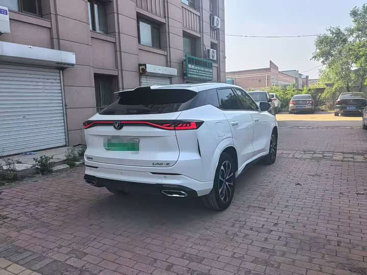 Changan UNI-Z Hybrid, 2024 — фото 7 из 9