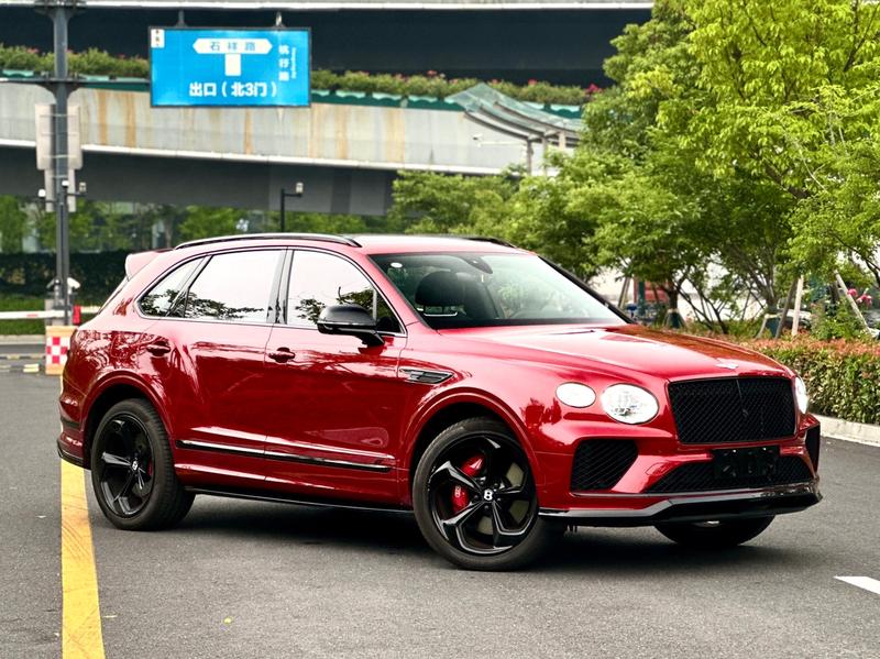 Bentley Bentayga, 2022 — фото 3 из 10
