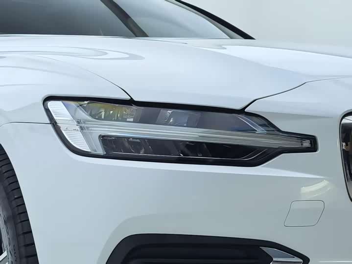 Volvo S60, 2023 — фото 4 из 9