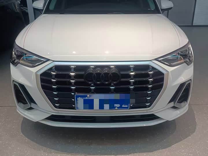 Audi Q3, 2023 — фото 2 из 9