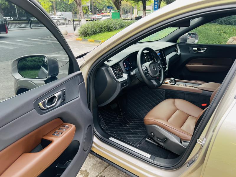 Volvo XC60, 2025 — фото 12 из 12