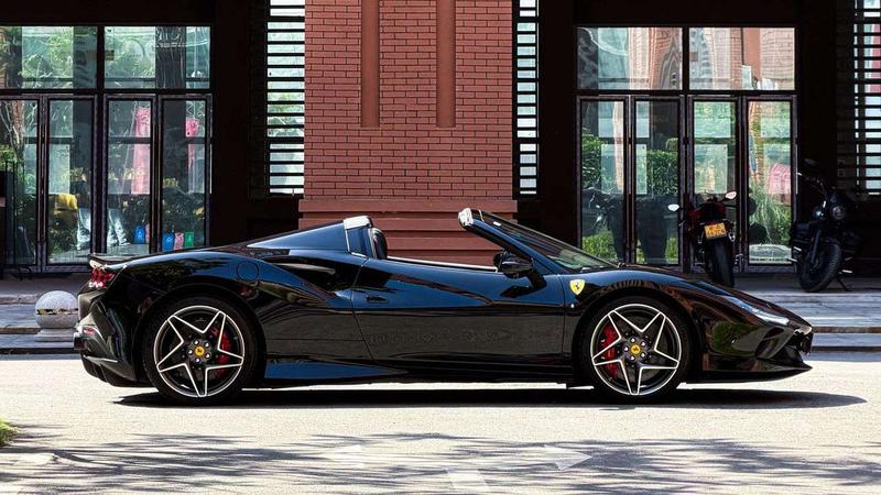 Ferrari F8, 2022 — фото 4 из 8