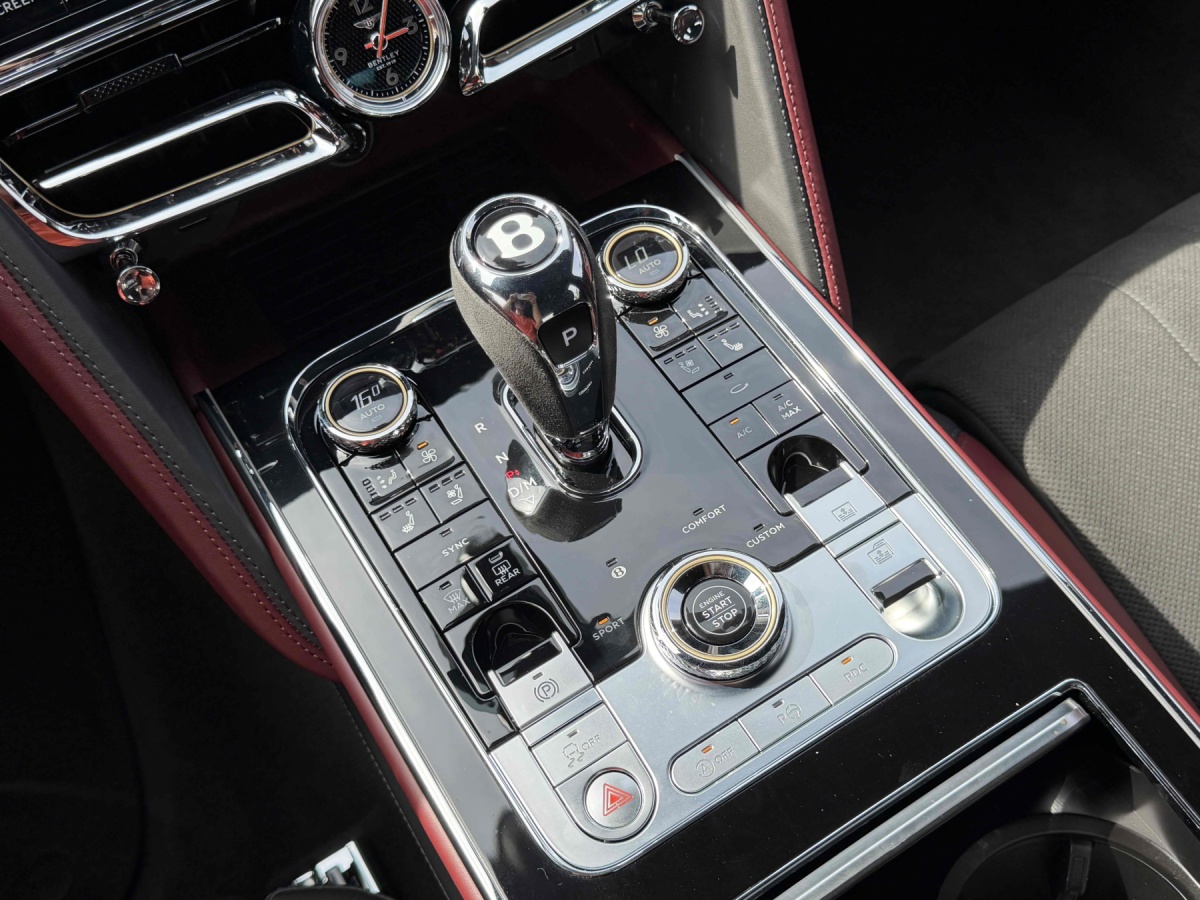 Bentley Flying Spur, 2023 — фото 8 из 12