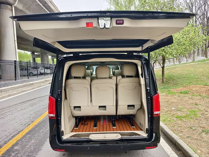 Mercedes-Benz V-Class, 2022 — фото 8 из 9