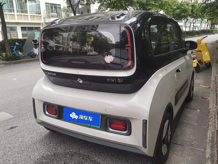 Baojun KiWi EV, 2024 — фото 3 из 9