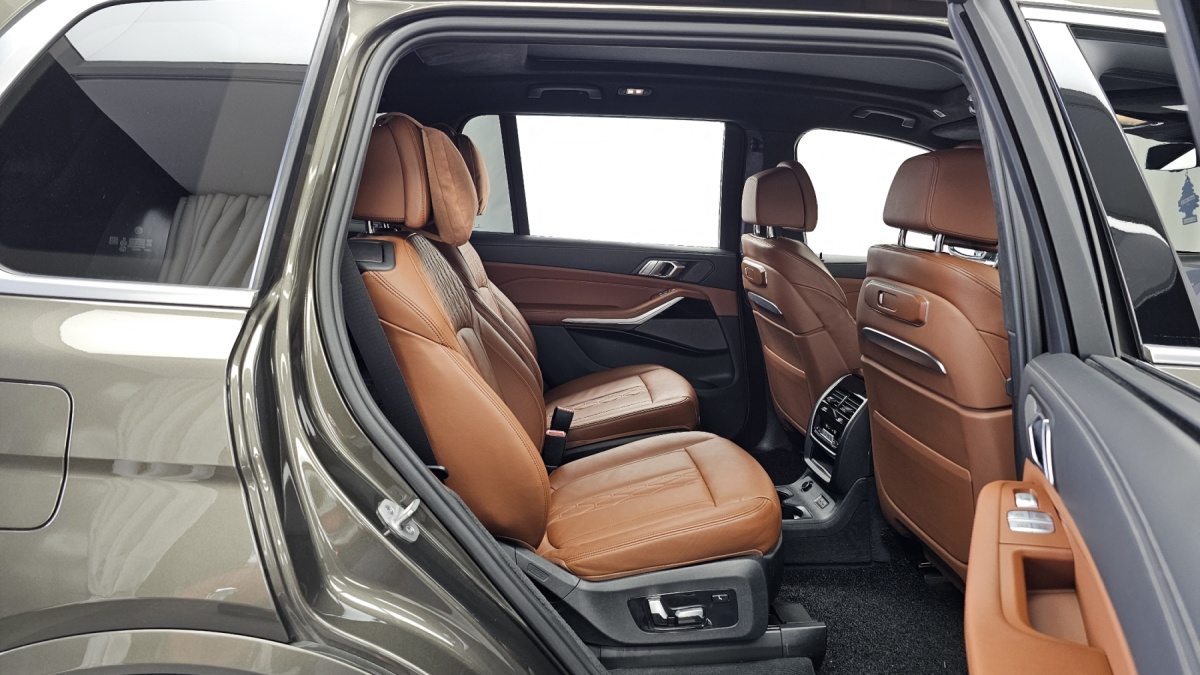 BMW X7, 2023 — фото 12 из 12