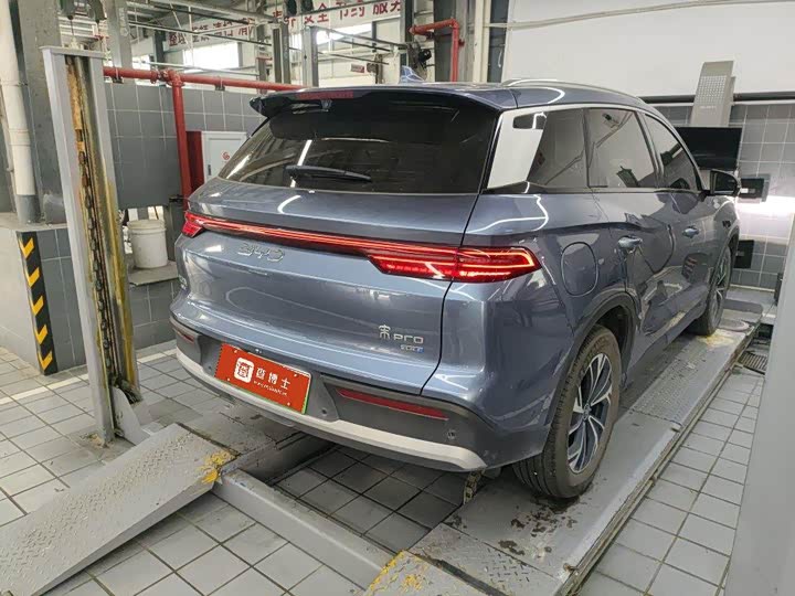 BYD Song Pro Hybrid, 2024 — фото 4 из 9