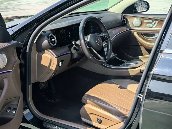Mercedes-Benz E-Class Hybrid, 2023 — фото 4 из 9