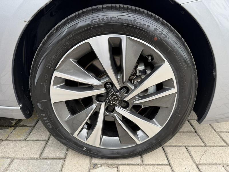 Peugeot 408, 2023 — фото 10 из 12