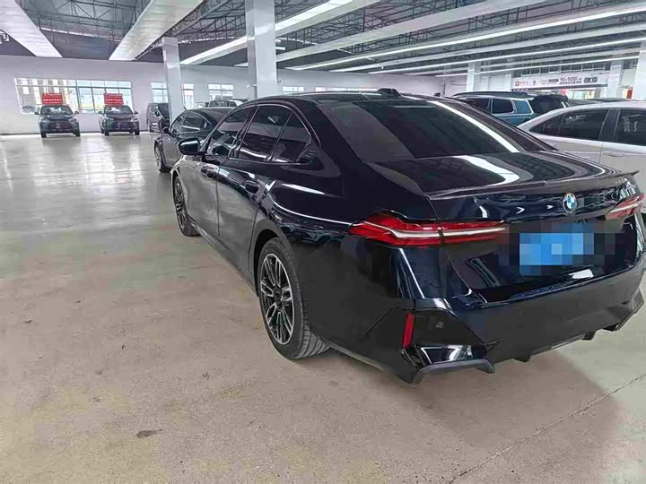 BMW 5 Series, 2026 — фото 3 из 7
