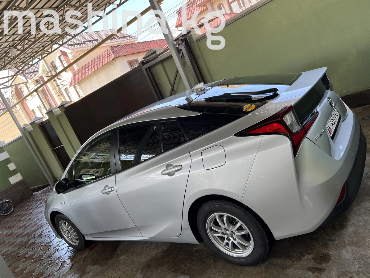 Toyota Prius, 2021 — фото 6 из 12
